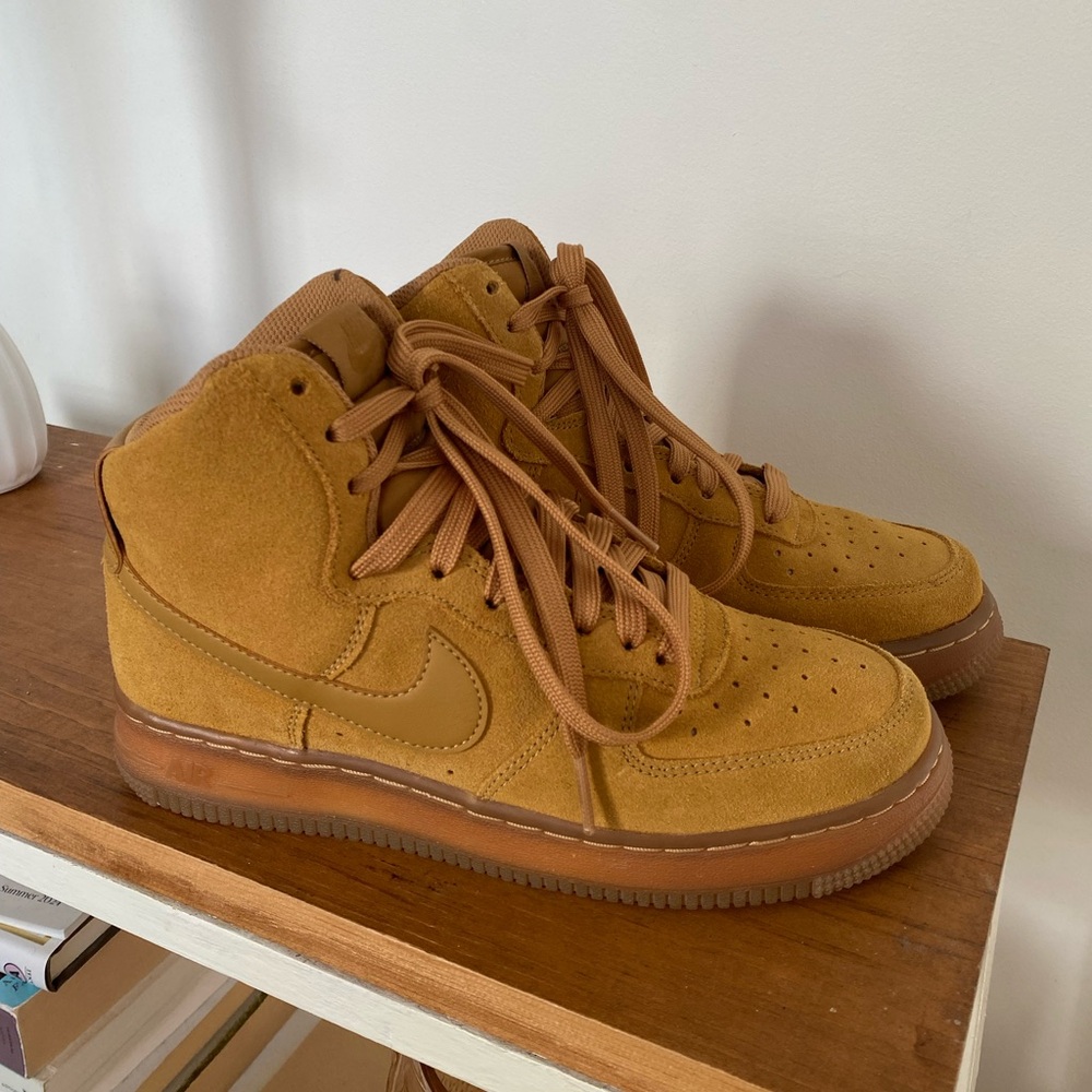 Nike kids suede Air Force 1 sneakers in Wheat size 5Y